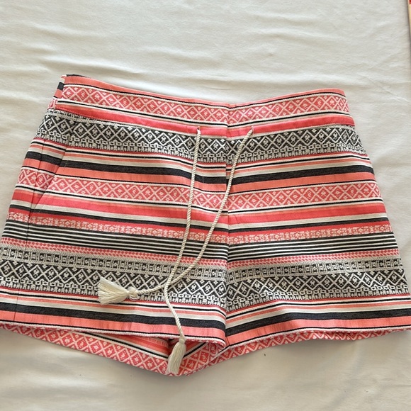 LOFT Pants - Ann Taylor LOFT Coral Striped Knit 4" Inseam Shorts Size 8